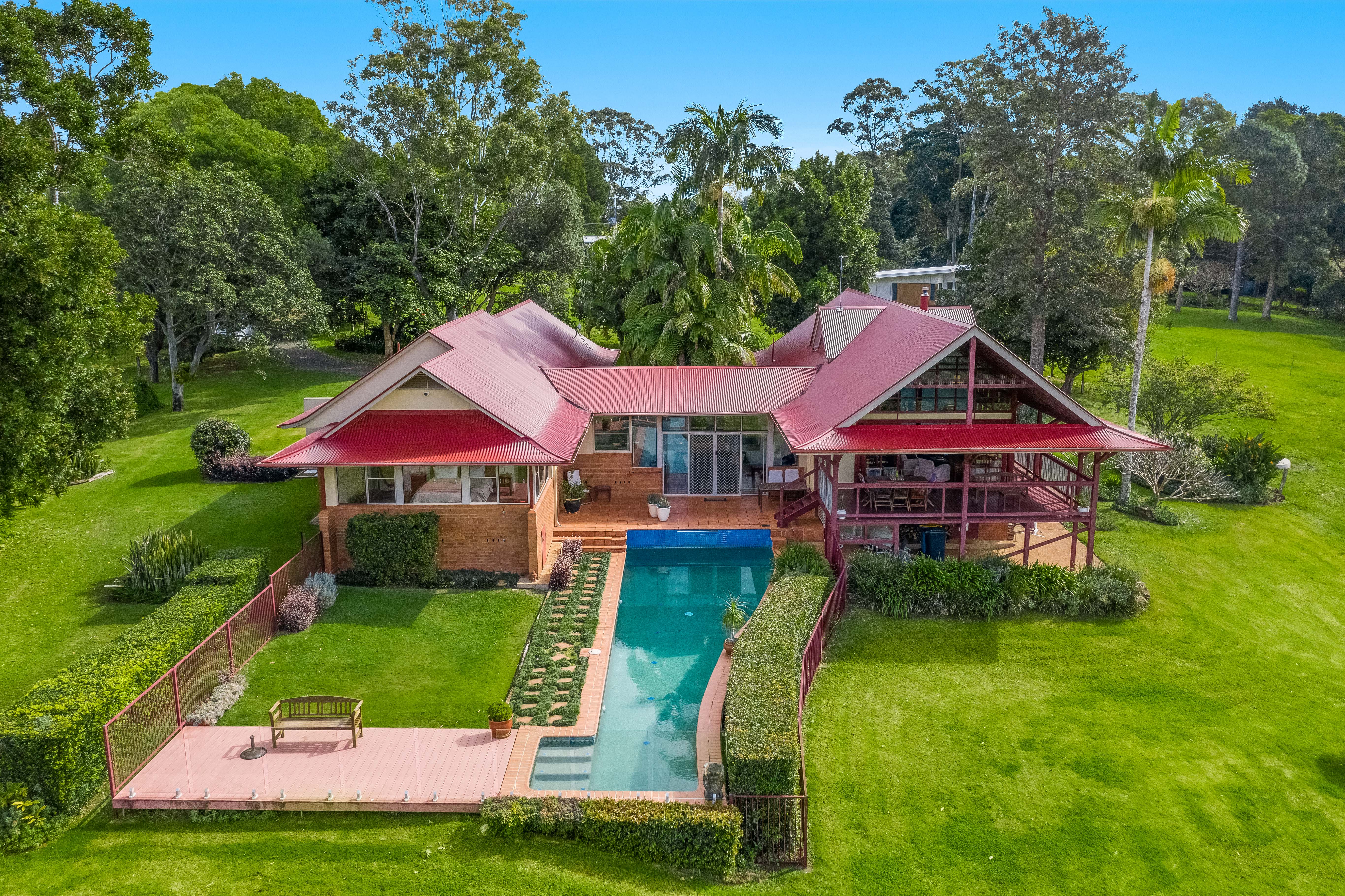 21 McLeish Rd